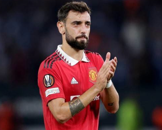 曼聯(lián)重建進行時：陣容調(diào)整與轉(zhuǎn)會風(fēng)云